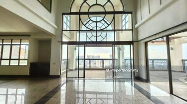 Penthouse with own private pool for sale 1