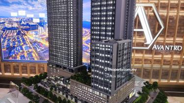 Freehold,Walking Distance to Commercial Retails & LRT 1
