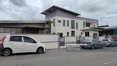 Warehouse at Taman Tasik Utama for Rent! 1