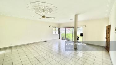 Athinahapan Bungalow l Taman Tun Dr Ismail  1
