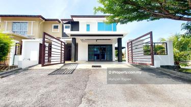 Corner Lot 2 Storey Semi D House Anjung Suasana Bandar Seri Putra  1