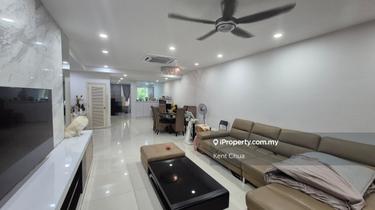 Limited Amelia 3sty unit for sale! 1