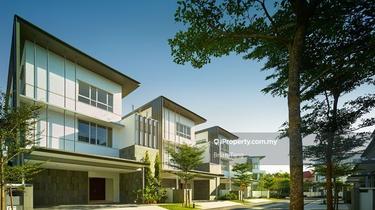 Freehold 3 storey bungalow with lift and clubhouse 1