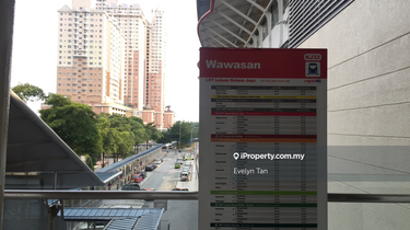 Below market price Freehold 3min walk to Lrt station good buy good loc 1