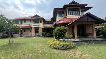 Luxurious Double Storey Bungalow at Bangi Golf Resort 1