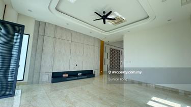 Bungalow With 2 Lifts For Sale 1