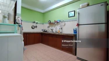 Meticulously maintained, excellent condition 1