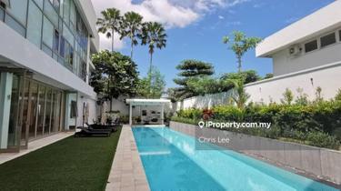 Expansive 3-Storey Bungalow with Golf Course View in Taman U-Thant 1