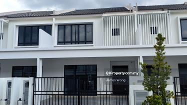 Freehold Sejati Lakeside Terrace House 1