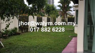 Corner townhouse with large flat garden. Available immediately 1