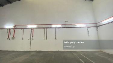 1.5 storey link factory located Bukit Serdang 1