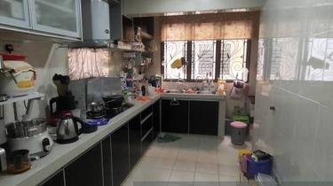 Laman Rimbunan 1