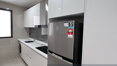 Condo specialist! Viewing anytime! 1