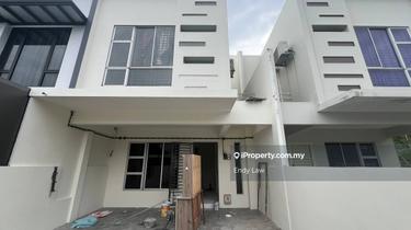 Bukit indah 29, gated guarded 1