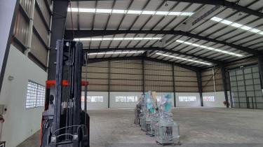 Detached factory warehouse for rent 1