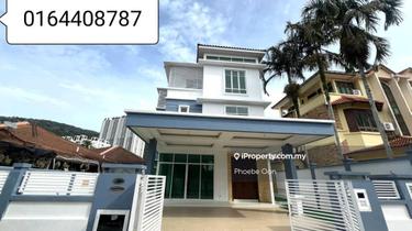 3 storey Bungalow at Batu Ferringhi for sale 1