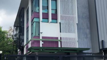 Three storey semi d shop office with Lift 1