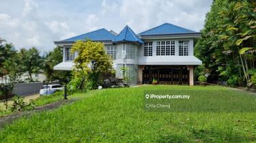 3 storey bungalow with huge land 1