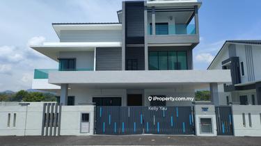 New Luxury 2.5 Storey Bungalow at Goshen 1