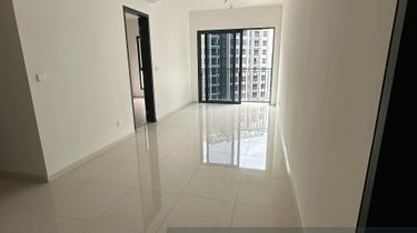Walking Distance To The Mall & Train Station 1
