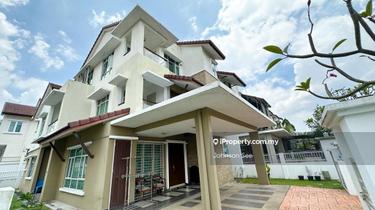 Balinese End Lot Superlink with Garden Land for Sale! 1