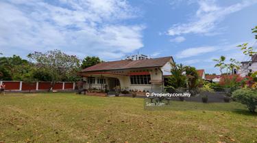 Corner Lot Single Storey Bungalow with Huge Land 1
