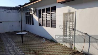 Reservoir Garden Single Storey Terrace Corner 2 entrance 1