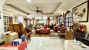 2 storey bungalow in matured area walking distance to shops in Ss2 1