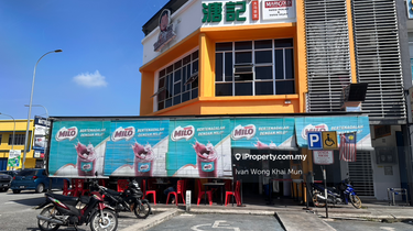 Three avenue , eleven avenue bukit raja shop  1