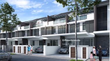 Freehold 2.5 Storey corner unit at puchong Utama  1