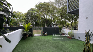 Spacious courtyard garden villa 1