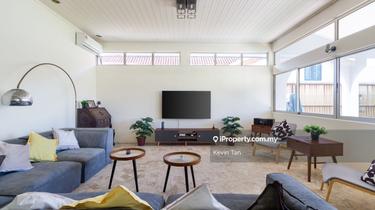 Rare bungalow with immense potential 1