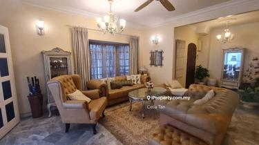 2  storey corner house (size like a bungalow ) with ample parking. 1