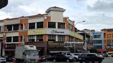 Corner lot whole bolck @ Bandar Puchong Jaya for rent  1