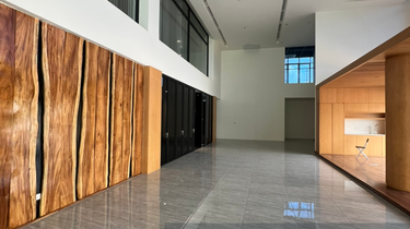 Stand Alone Commercial Building Glenmarie Facing Highway Fully Reno 1
