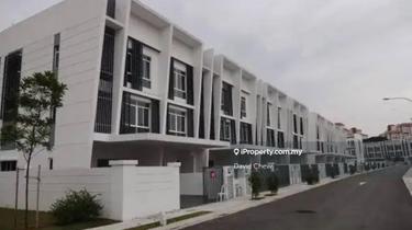 Gated Guarded 3-Storey House for Sale in KL  1