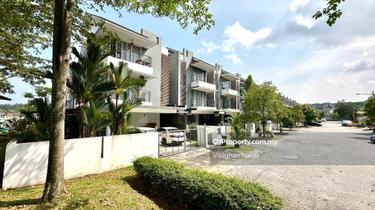 3-Sty endlot superlink w a greenery surrounding- tastefully furnished! 1