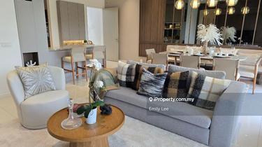 Freehold/ Fully Residential /Walking 35 steps to MRT Station/ Low Den 1