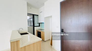 Brand new with 2 bedrooms unit for sales. 5 min walking to monorail 1