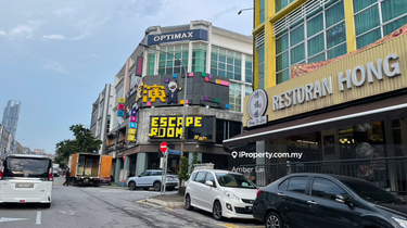 3 Storey Corner  Shop Lot For Rent  1