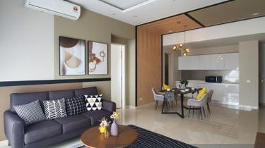 Condo specialist! Viewing anytime! 1