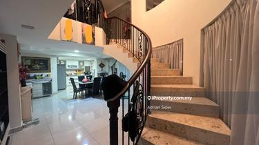 Corner lot, well renovated with extra land, kitchen fully extended 1