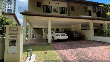 End Lot Private Garden Fully renovated super link house 1