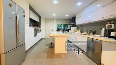 Well Maintained Unit overlooking hill view 1