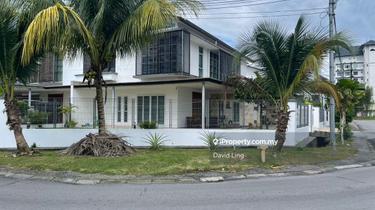 A well maintained semi detached house located nearby Saradise Kuching. 1