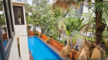 Price Review! Amazing Semi Detached at the corner with pool  1