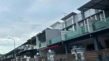 Mount Austin Double storey Terrace House 1