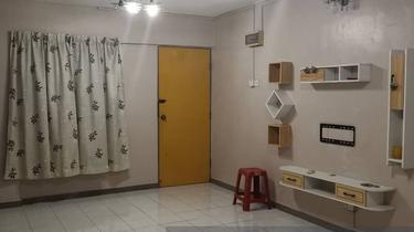 Well maintain condition with partially furnished unit. Chinese owner 1