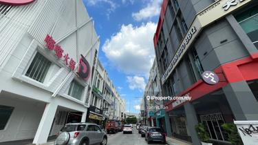 Ground floor shop in Sri Petaling 1