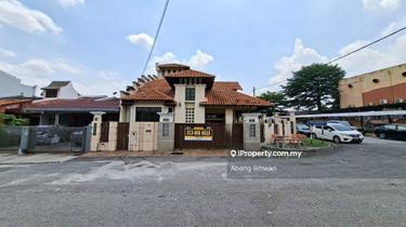 Beautiful 1.5 Storey Corner Lot, Taman Tun Dr Ismail, Kuala Lumpur 1